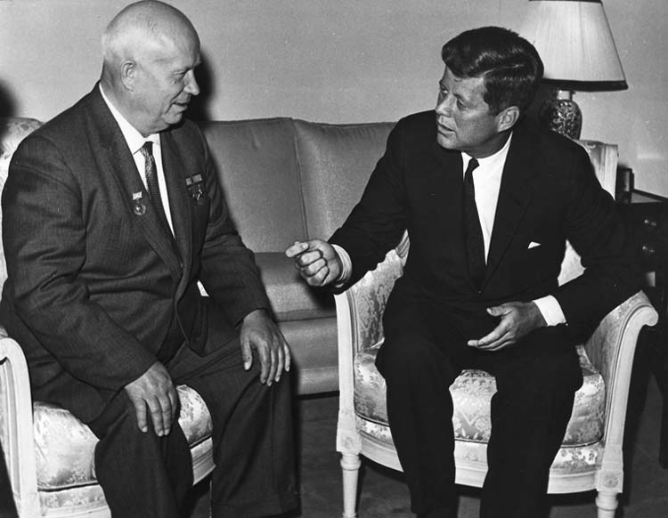 John F Kennedy y Nikita Jruschov