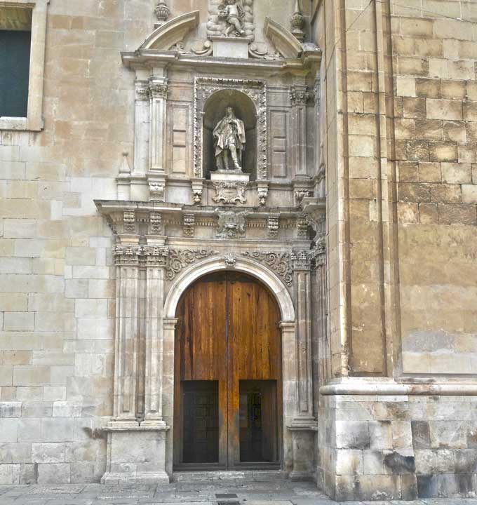 Fachada San Acatángelo Basílica Santa María.
