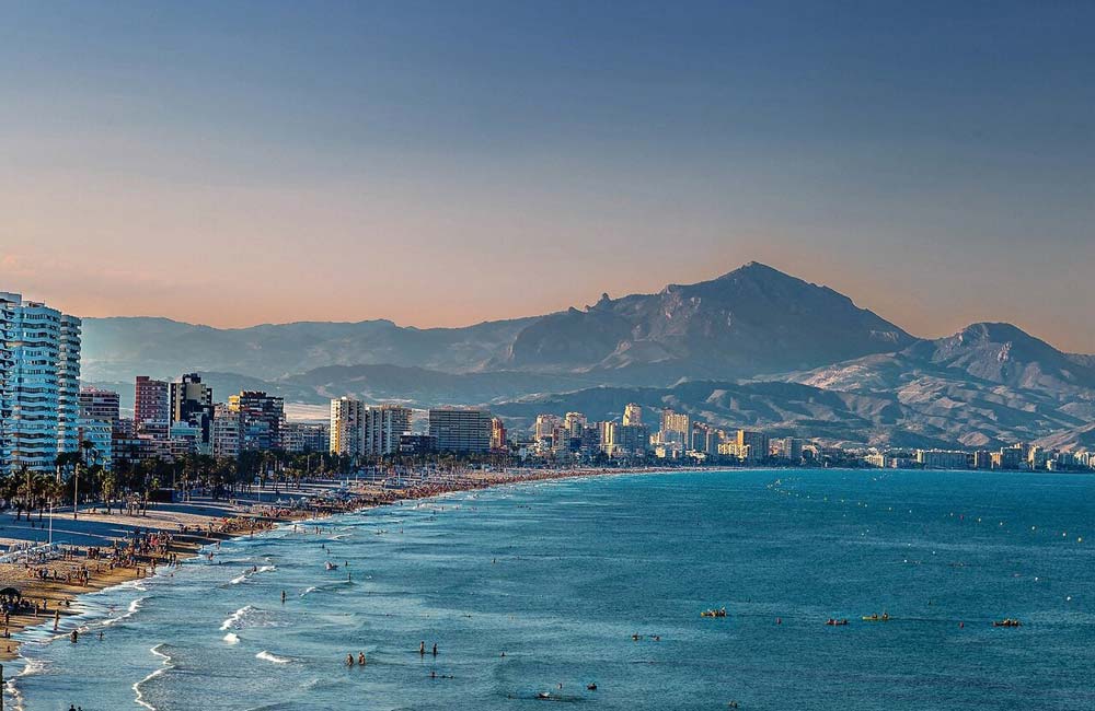 Conoce 4 razones por las que comprar un piso en Alicante