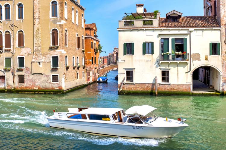 Canal de la Misericordia, Venecia