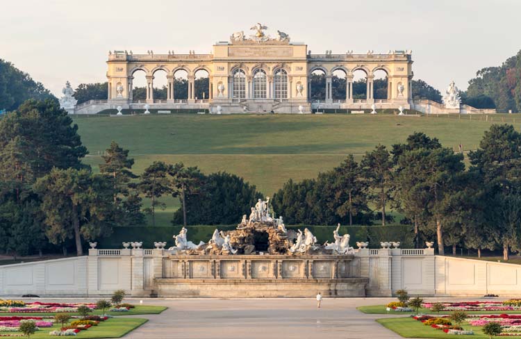 Jardines del Palacio de Schomrumm Viena Austria
