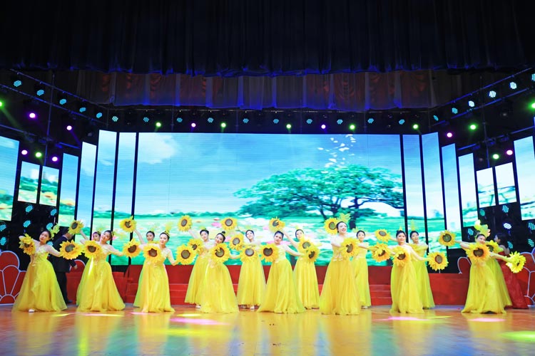 Shen Yun Danza China
