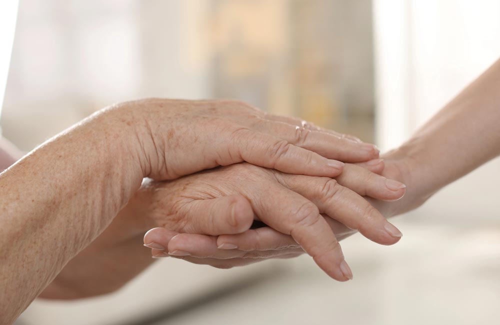 Cuidado de personas mayores a domicilio en Valencia: Una solución personalizada y cercana