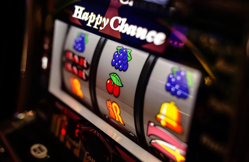 De las tragamonedas al casino en vivo: los juegos de azar que dominan Internet