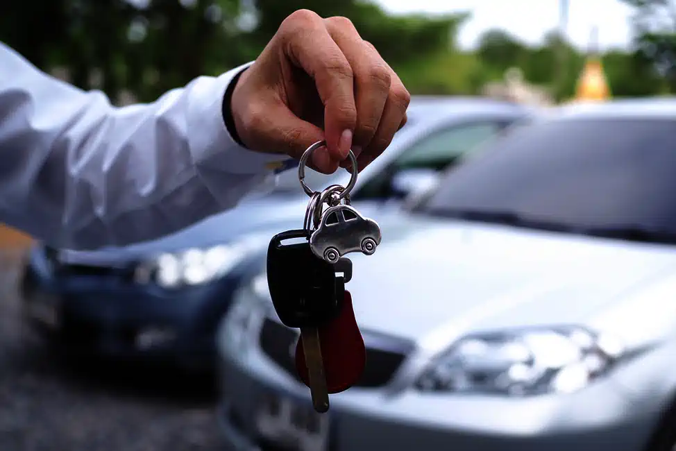 Renting de coches: Guía completa de ventajas, costes y viabilidad en 2026