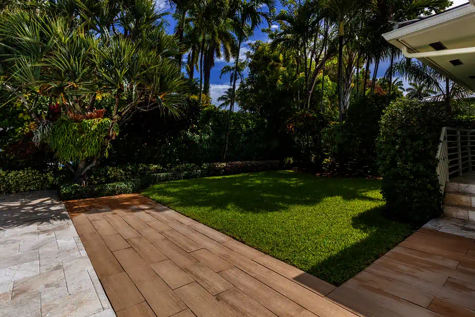 Transforma tu jardín para disfrutar este verano sin complicaciones