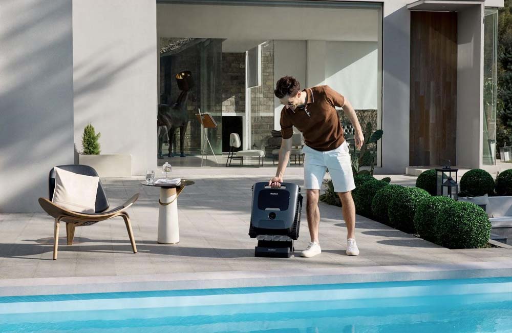 Robot piscina: ¿Cómo mantener una piscina en verano?