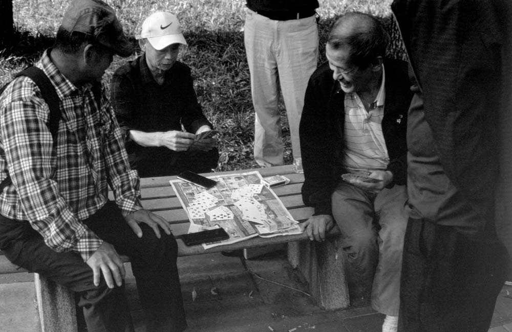 Secretos del Póker Moderno: Estrategia, Faroles y Psicología en el Casino