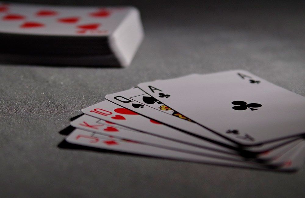 La historia del Casino de Elche y las alternativas para los aficionados al póker