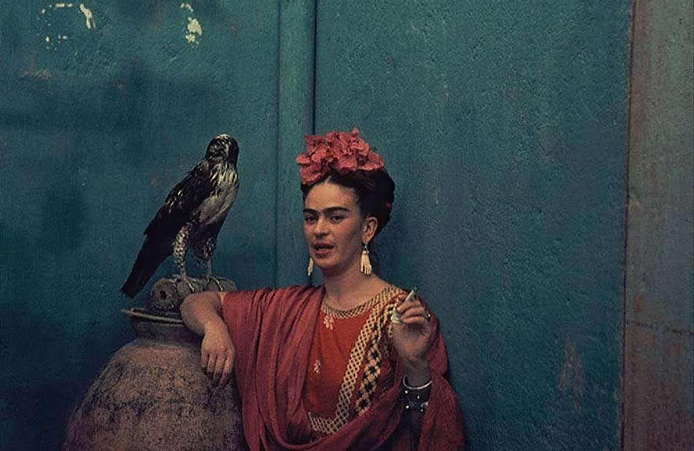 Frida Kahlo: Artista Surrealista Mexicana y Pintora De Arte Popular