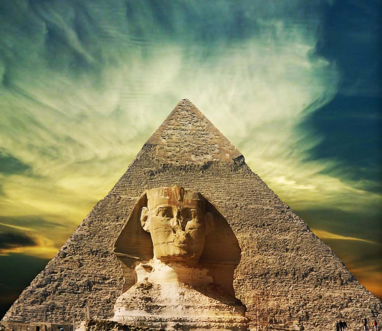 Gran Piramide de Guiza con la Esfinge
