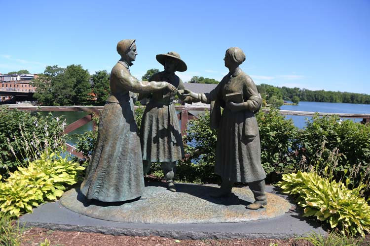 Monumento a los Derechos de las Mujeres en Seneca Falls