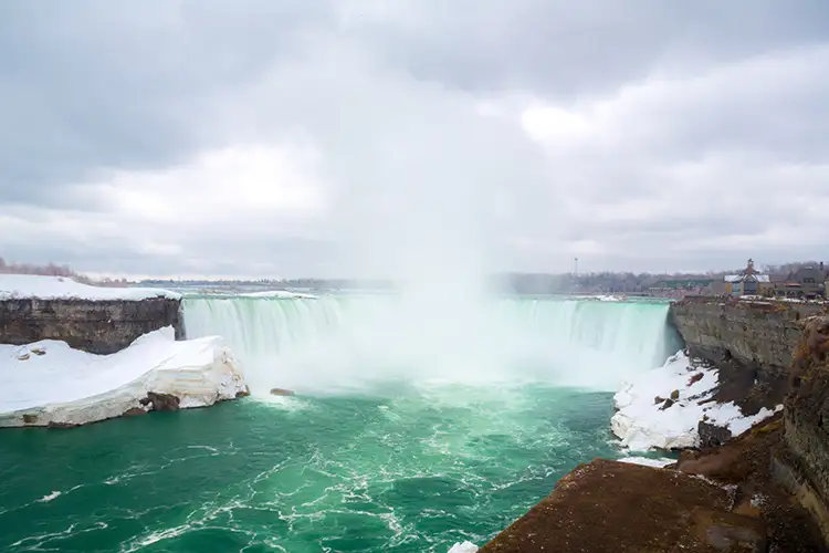 Cataratas del Niagara desde el Parque Reina Victoria