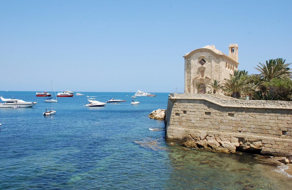 La Isla de Tabarca: Un Tesoro Mediterráneo en la Costa y Alicantina