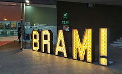 Letras luminosas y en porexpan para photocalls en eventos
