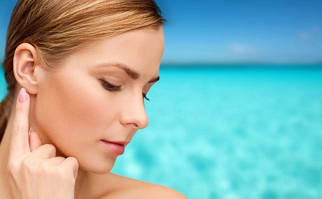 ¿Cómo cuidar tus oídos antes y después de ir a la playa?