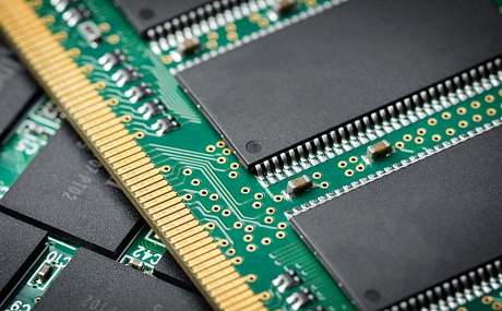 ¿Cuál es la Diferencia entre Memoria RAM Estática y Memoria RAM Dinámica?