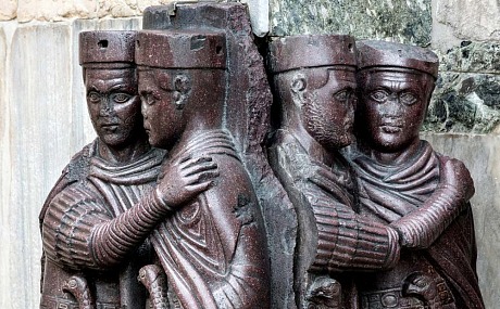 El Imperio Romano: La Tetrarquía y la Persecución Cristiana