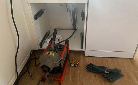 Cómo desatascar un WC con un remedio casero