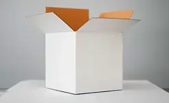 Cajas de envío postales- Guía completa sobre ventajas, utilidades y ahorro logístico