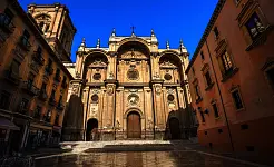 De Elche a Granada: cómo planificar tu viaje perfecto