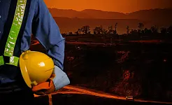 Ingeniería industrial sostenible: cómo las empresas del sector energético y minero están transformando sus infraestructuras